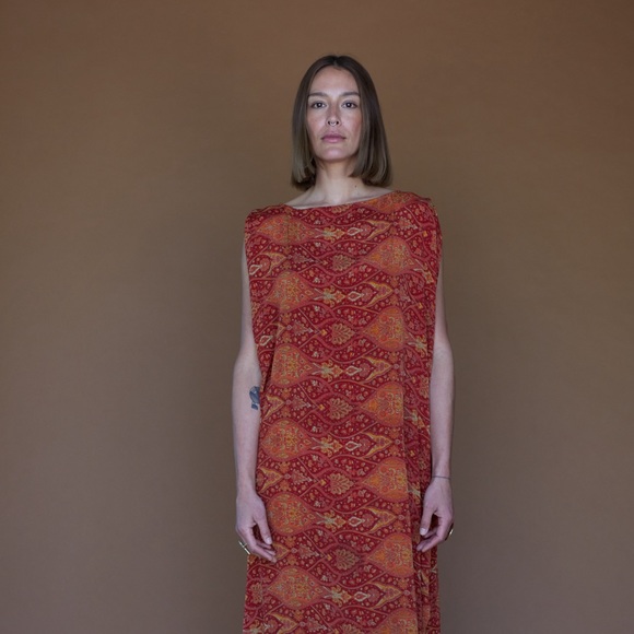 The Cleopatra dress is a stunning and unique piece Handmade with elegance ♻️ - Picture 8 of 11